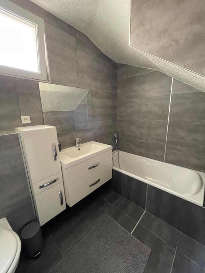 Appartement Bes,, Chaleureux Et Confortable Avec Entree Independante Wittenheim Luaran gambar